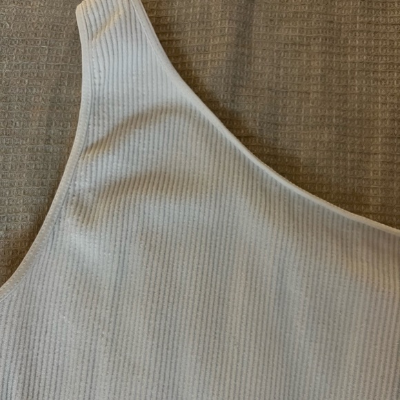White ribbed one shoulder bodysuit - Picture 2 of 4